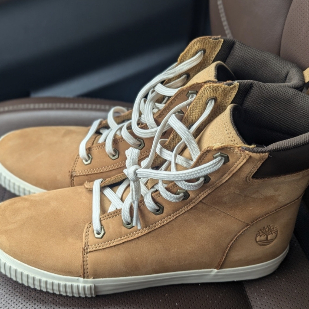 NWT Timberland rebolt skyla women boots